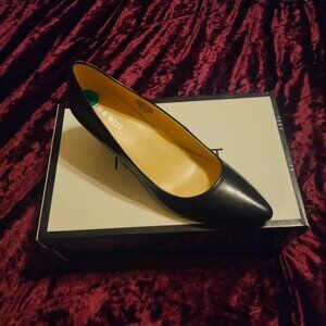 Nine West, low wedge pump, black size 8